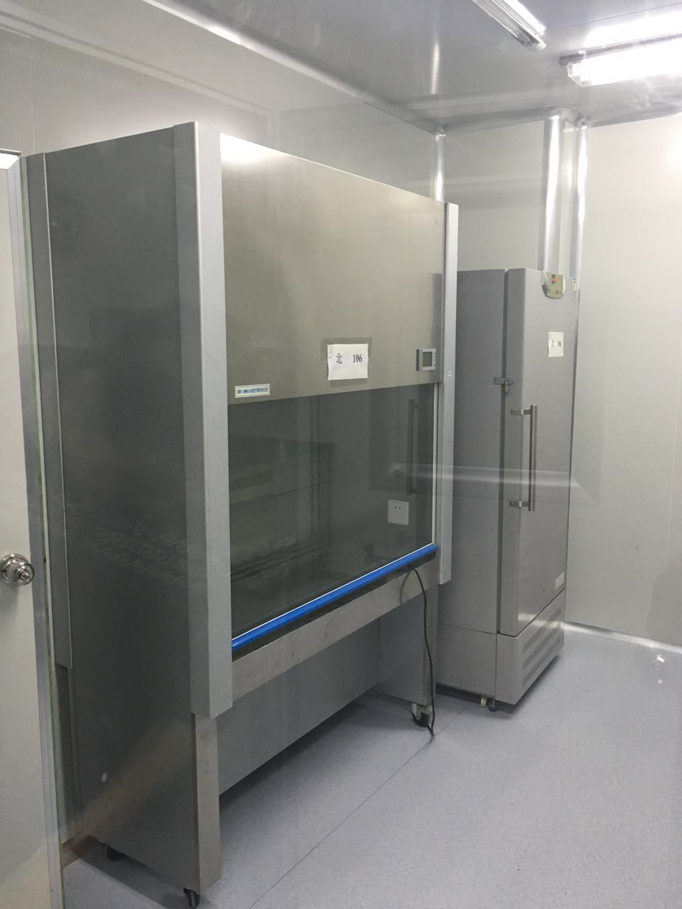 不銹鋼潔凈臺(tái) 不銹鋼潔凈臺(tái)