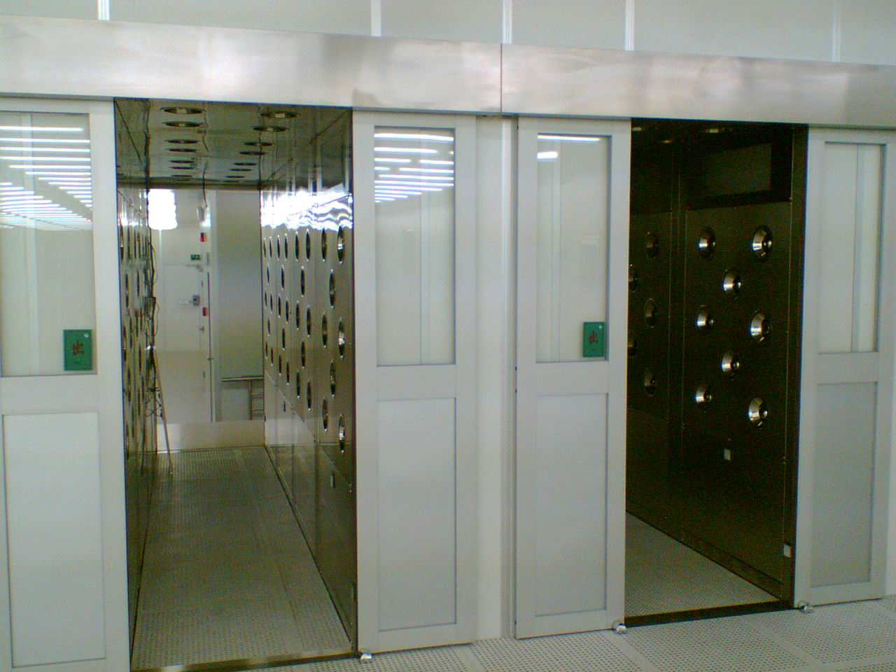 風(fēng)淋通道安裝效果圖 風(fēng)淋通道安裝效果圖